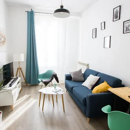 Le 62 - Spacieux T2 - Garage Gratuit, Jardin, Tram Grenoble