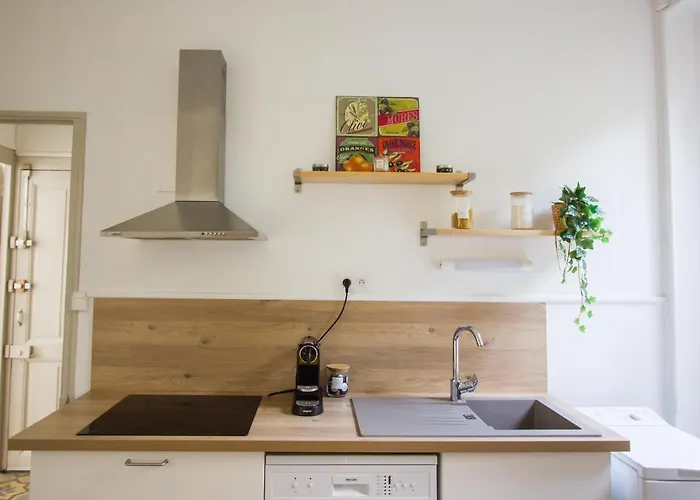 Le 62 - Spacieux T2 - Garage Gratuit, Jardin, Tram Apartman Grenoble