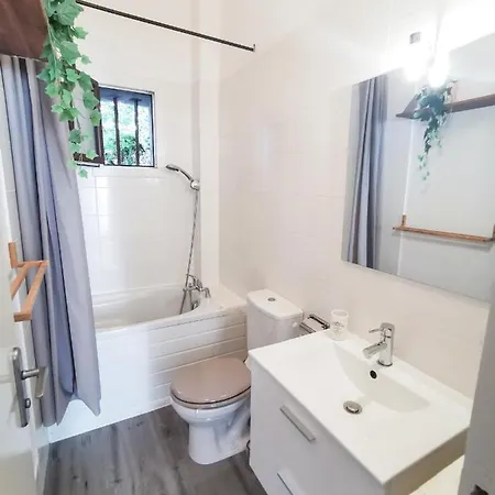 Апартаменты Le 62 - Spacieux T2 - Garage Gratuit, Jardin, Tram
