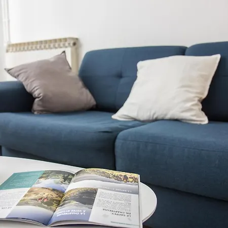 Le 62 - Spacieux T2 - Garage Gratuit, Jardin, Tram